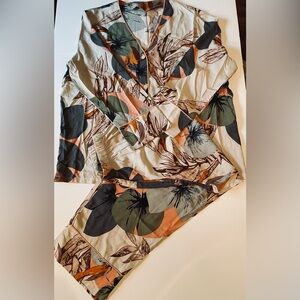 Plant Print Long Sleeve Button Down Two Piece Pajamas  Sleepwear Set Size Large